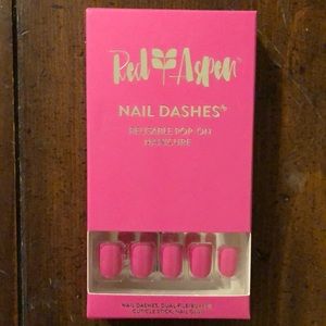 Red Aspen Nail Dashes